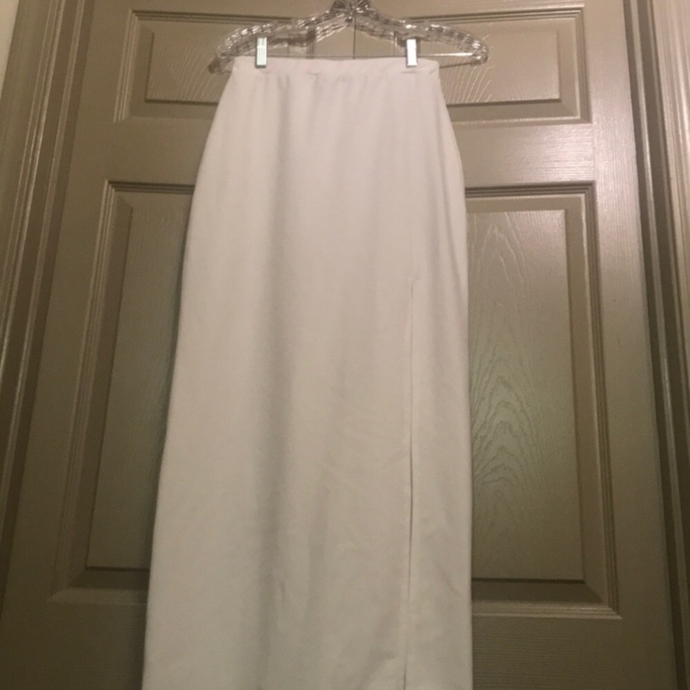 Misguided White Maxi Skirt Leg slit size medium
